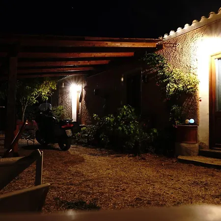 Lo Stazzo فندق مبيت وإفطار Aggius